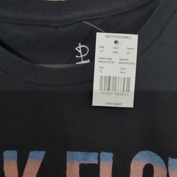 Pink Floyd NWT World Tour Dark Side of the Moon T-Shirt - Picture 3 of 3